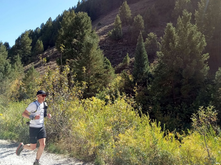 click to enlarge - photo by: Brandon Moore - Connector road between Right Hand Fork and the Temple Fork aid station.
